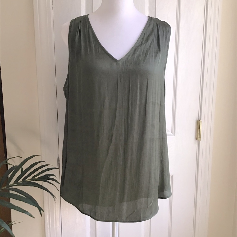Banana Republic Sleeveless Top NWT!